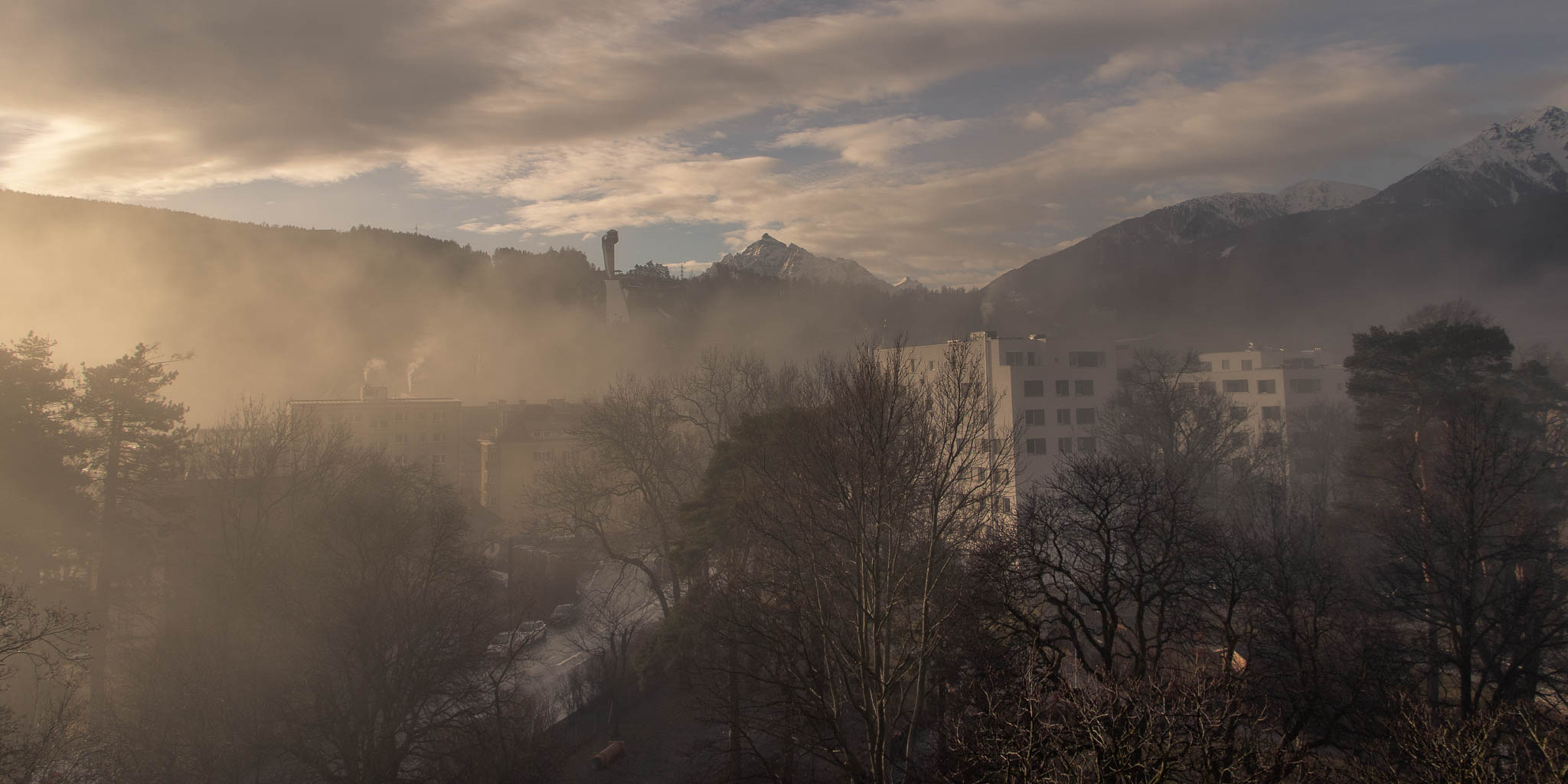 Mist in Innsbruck It happens rarely that I consider it worth taking pictures out of my windows, but this morning definitely that was the case.
